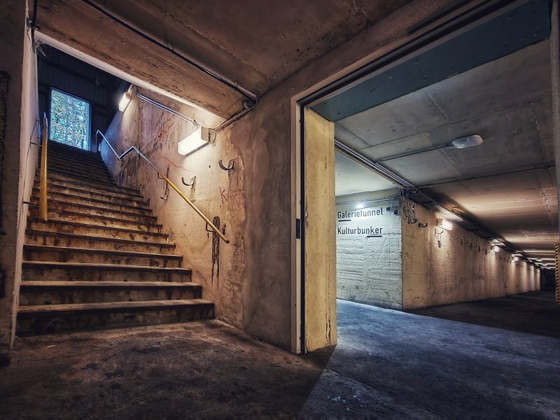 Treppenaufgang und Eingang zum Galerietunnel Kulturbunker